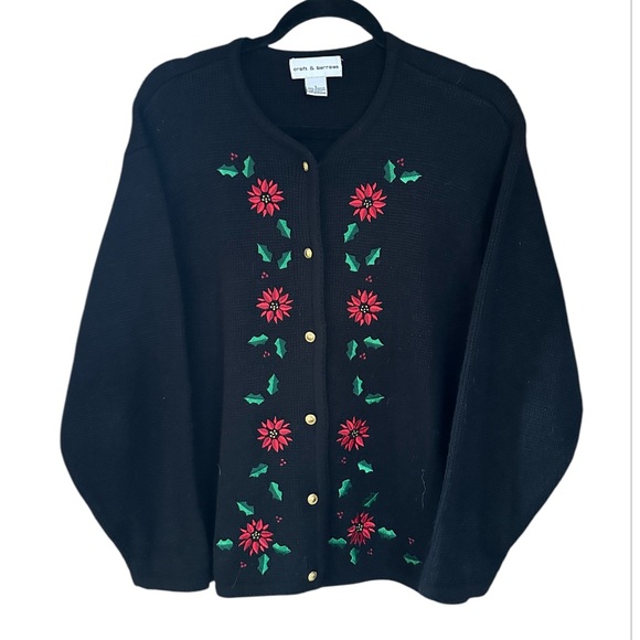 Croft & Barrow Women’s Pointsettia Embroidered Sweater. Size Large. - Picture 1 of 6